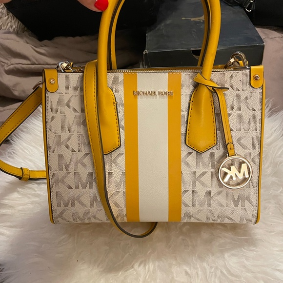 Michael Kors Yellow and White Satchel with Gold Hardware - Picture 2 of 3